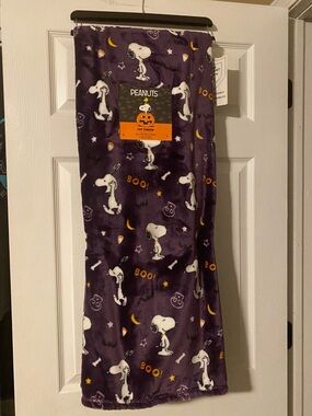 Peanuts snoopy Halloween throw blanket
